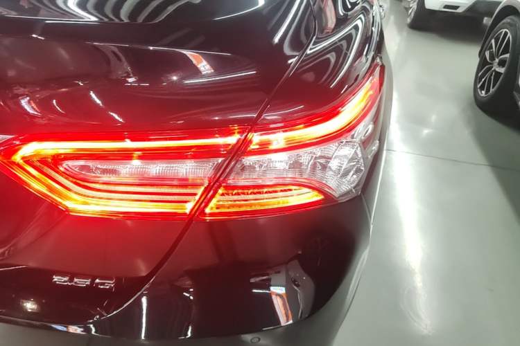 Used Toyota Camry 2021 2.5G Luxury Edition Right Rear Taillight