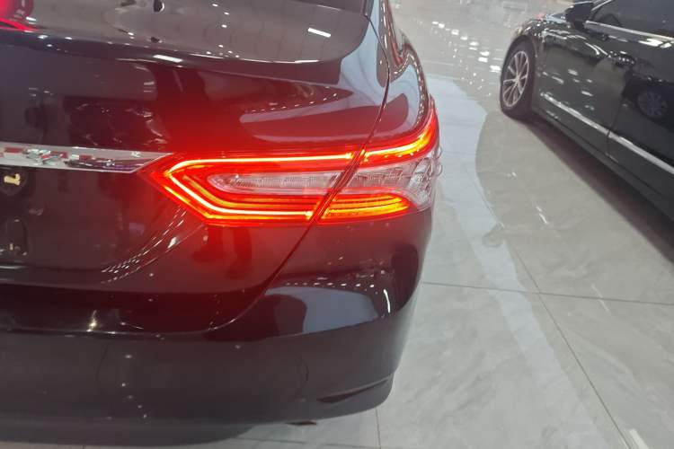 Used Toyota Camry 2021 2.0G Luxury Edition Right Rear Taillight