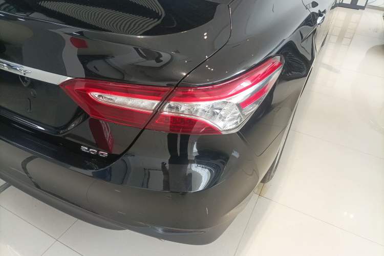 Used Toyota Camry 2021 2.0G Luxury Edition Right Rear Taillight