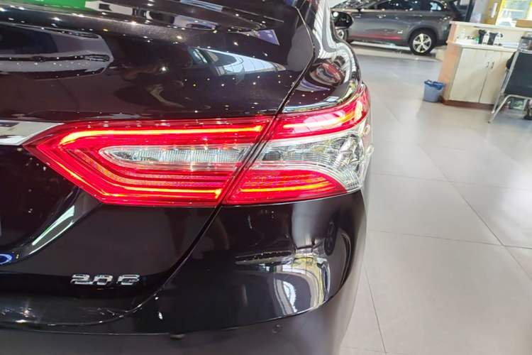 Used Toyota Camry 2021 2.0G Luxury Edition Right Rear Taillight