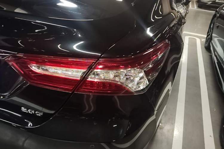Used Toyota Camry 2021 2.0G Luxury Edition Right Rear Taillight