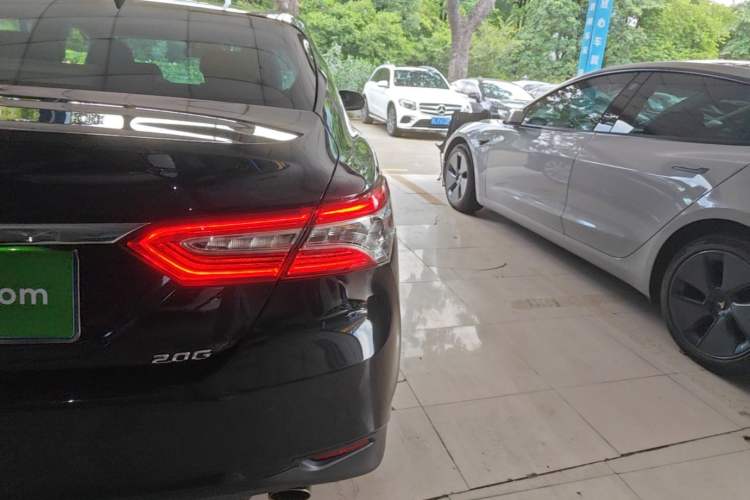 Used Toyota Camry 2021 2.0G Luxury Edition Right Rear Taillight