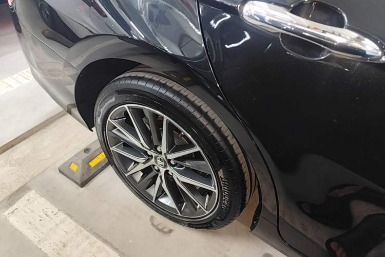 Used Toyota Camry 2021 2.5G Luxury Edition Right Rear Wheel Hub