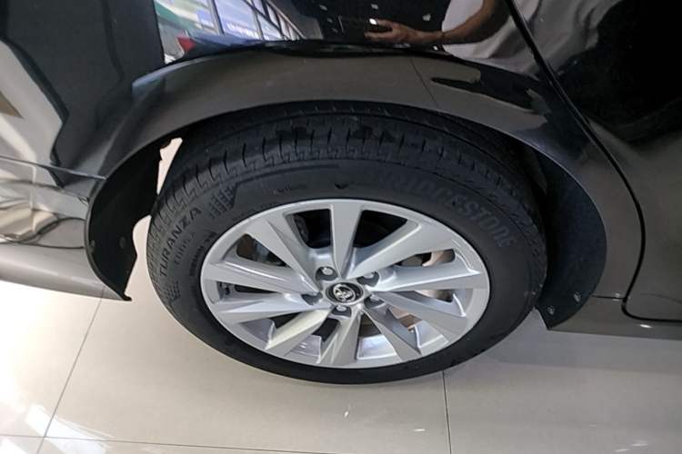 Used Toyota Camry 2021 2.0G Luxury Edition Right Rear Wheel Hub