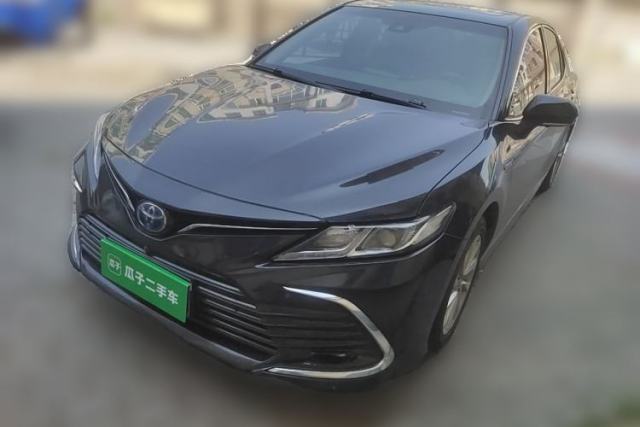 Ojetý Toyota Camry 2021 Dual-Motor 2.5 HGVP Leading Edition