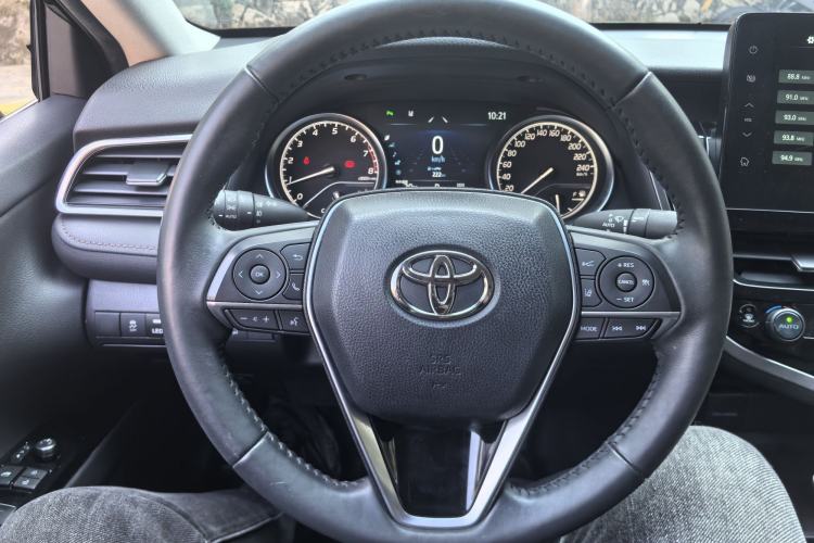 Used Toyota Camry 2021 2.0G Luxury Edition Steering Wheel