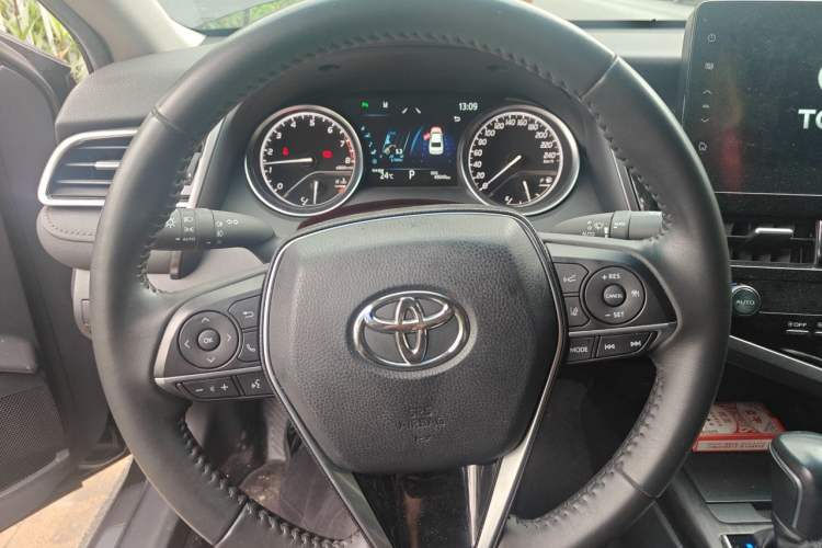 Used Toyota Camry 2021 2.0G Luxury Edition Steering Wheel