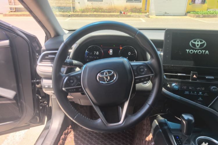 Used Toyota Camry 2021 2.5G Luxury Edition Steering Wheel