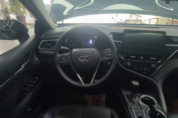 Used Toyota Camry 2021 2.0G Luxury Edition Steering Wheel
