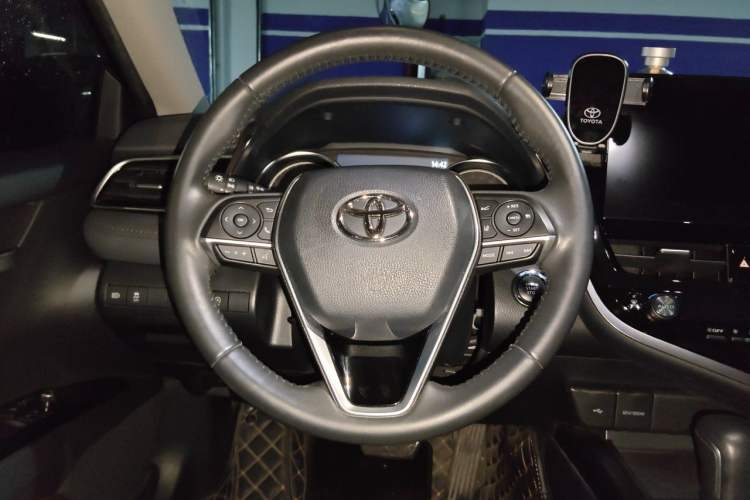 Used Toyota Camry 2021 2.0G Luxury Edition Steering Wheel