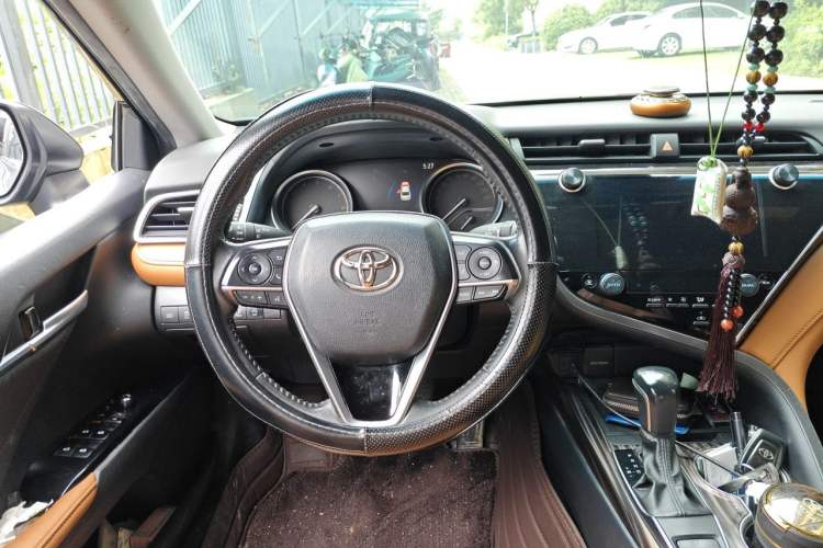 Used Toyota Camry 2021 2.0G Luxury Edition Steering Wheel