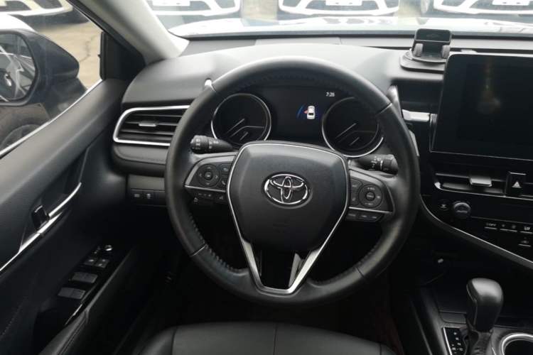 Used Toyota Camry 2021 2.0G Luxury Edition Steering Wheel
