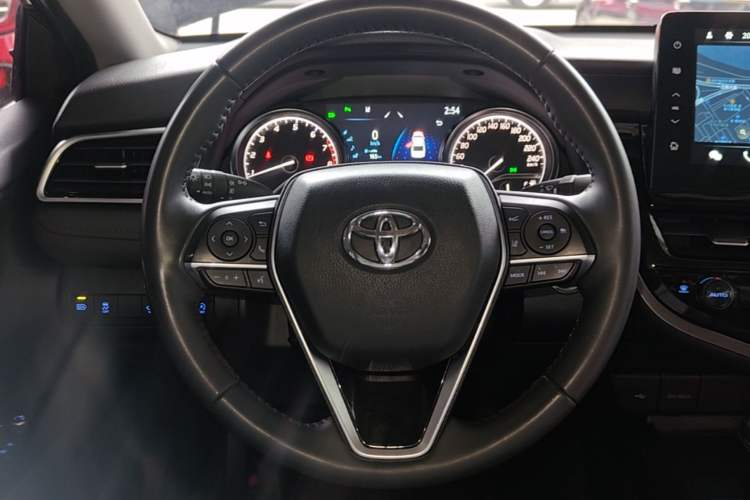 Used Toyota Camry 2021 2.0G Luxury Edition Steering Wheel