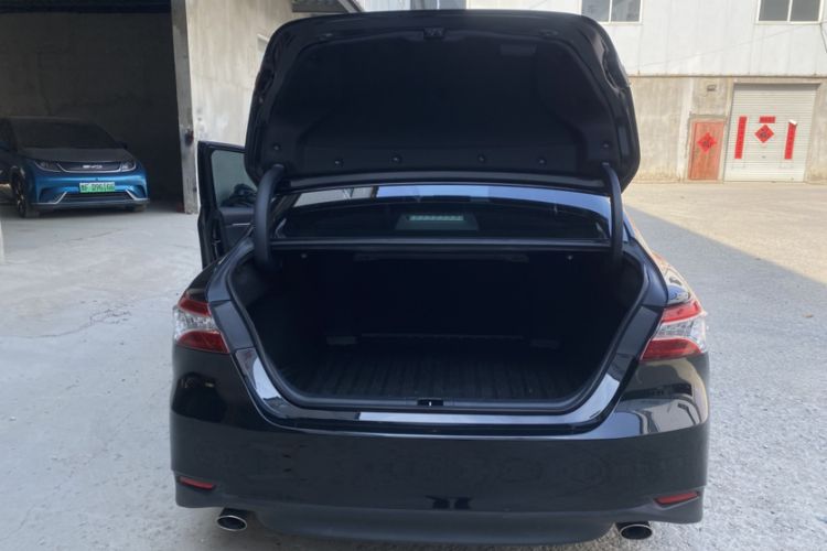 Used Toyota Camry 2021 2.0G Luxury Edition Trunk
