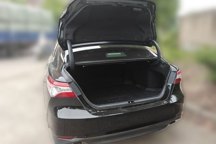 Used Toyota Camry 2021 2.0G Luxury Edition Trunk