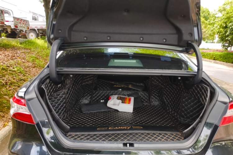 Used Toyota Camry 2021 2.0G Luxury Edition Trunk