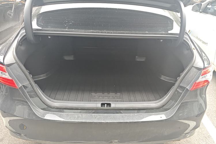 Used Toyota Camry 2021 2.0G Luxury Edition Trunk