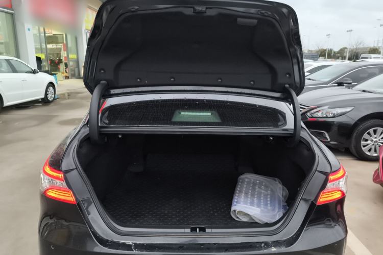 Used Toyota Camry 2021 2.0G Luxury Edition Trunk