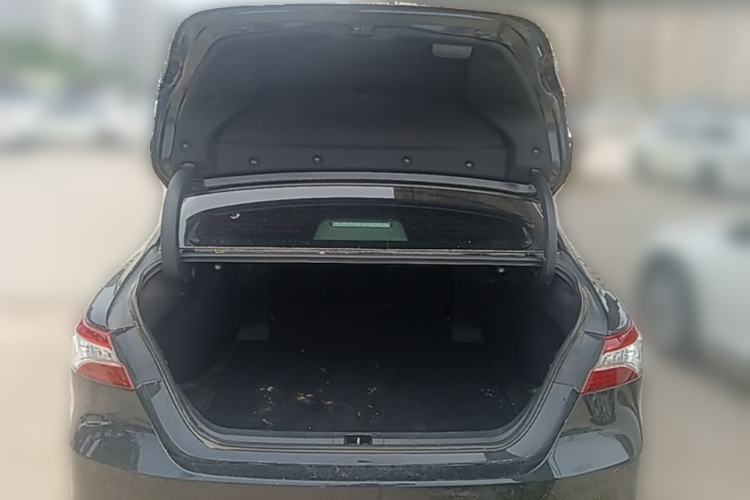 Used Toyota Camry 2021 2.0G Luxury Edition Trunk