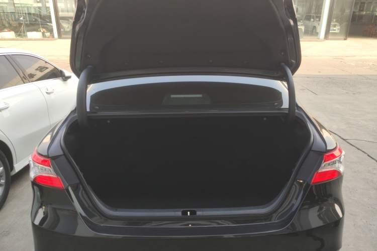 Used Toyota Camry 2021 2.5G Luxury Edition Trunk