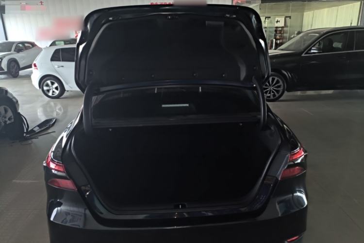Used Toyota Camry 2021 2.0G Luxury Edition Trunk