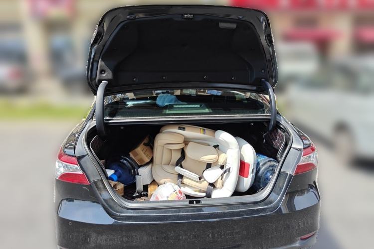 Used Toyota Camry 2021 2.0G Luxury Edition Trunk