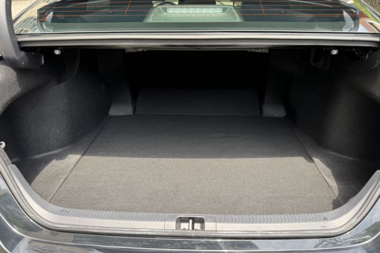 Used Toyota Camry 2021 2.0G Luxury Edition Trunk