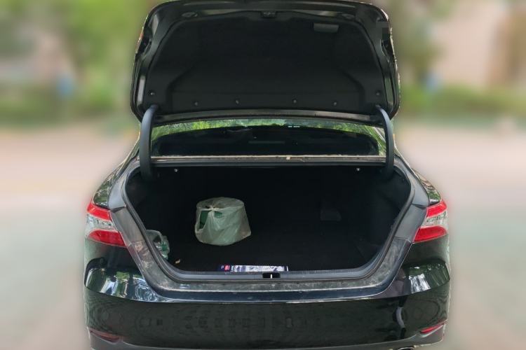 Used Toyota Camry 2021 2.0G Luxury Edition Trunk