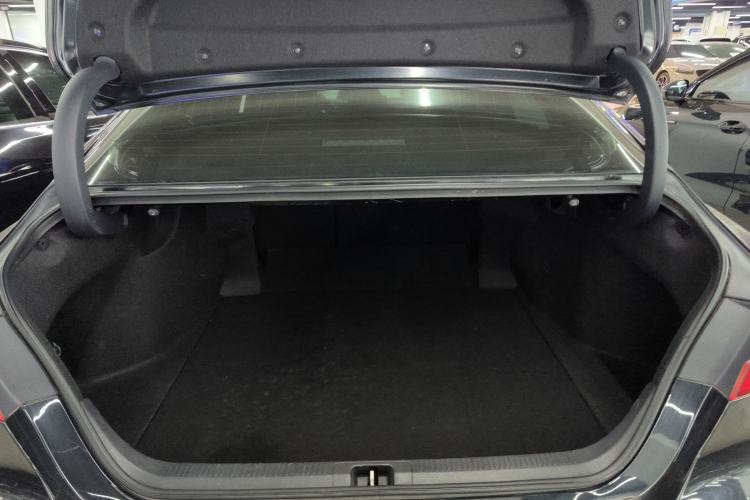 Used Toyota Camry 2021 2.0G Luxury Edition Trunk