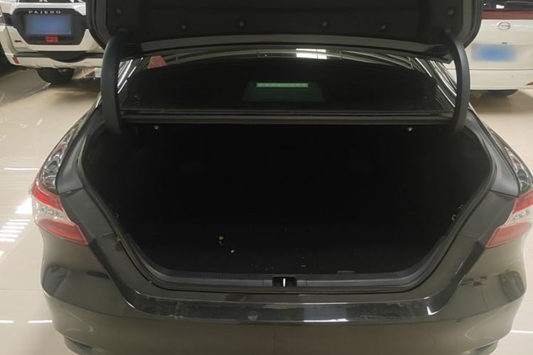 Used Toyota Camry 2021 2.5G Luxury Edition Trunk