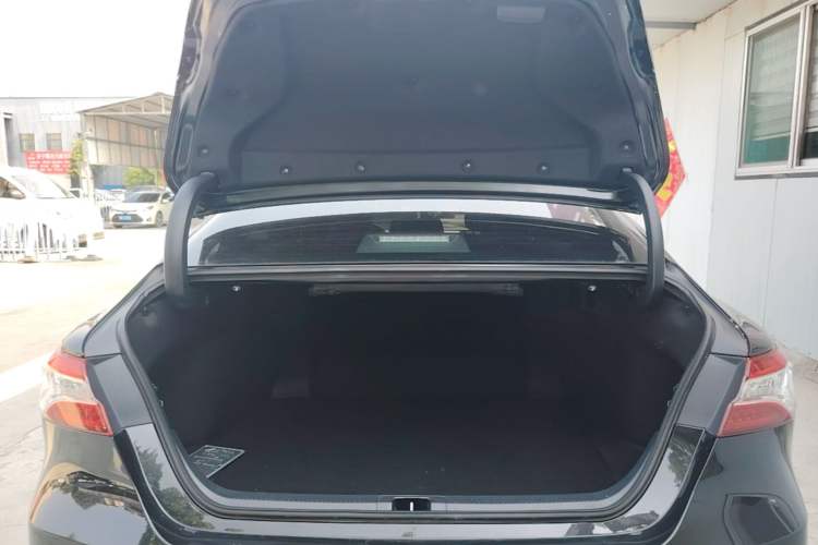 Used Toyota Camry 2021 2.0G Luxury Edition Trunk