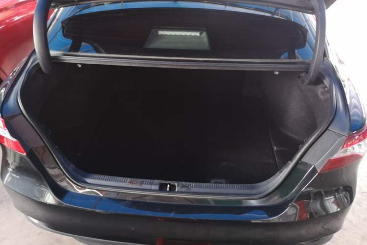 Used Toyota Camry 2021 2.0G Luxury Edition Trunk