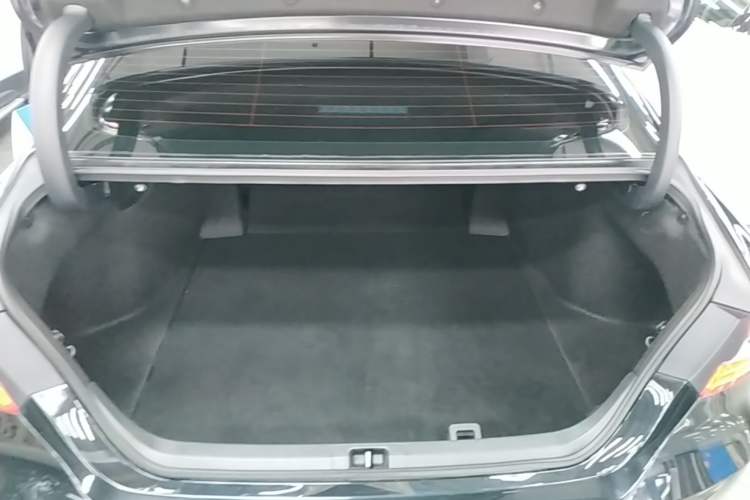 Used Toyota Camry 2021 2.0G Luxury Edition Trunk