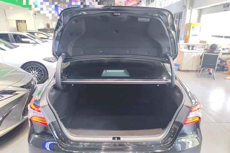 Used Toyota Camry 2021 2.0G Luxury Edition Trunk