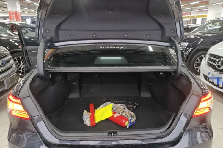 Used Toyota Camry 2021 2.0G Luxury Edition Trunk