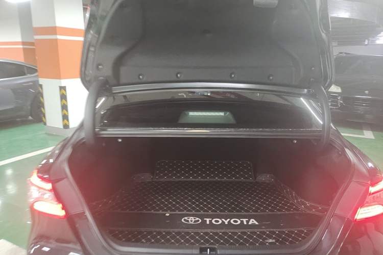 Used Toyota Camry 2021 2.5G Luxury Edition Trunk