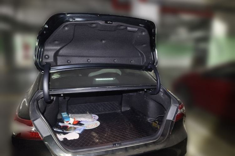 Used Toyota Camry 2021 2.5G Luxury Edition Trunk