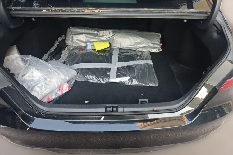 Used Toyota Camry 2021 2.0G Luxury Edition Trunk