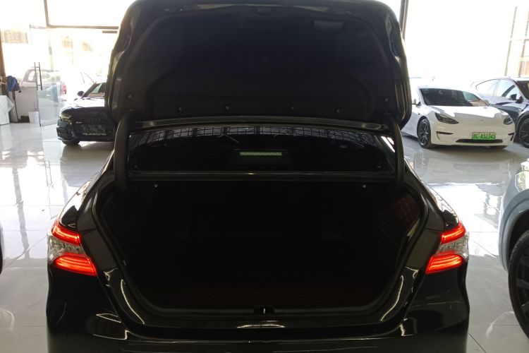 Used Toyota Camry 2021 2.5G Luxury Edition Trunk