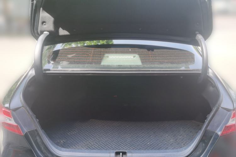 Used Toyota Camry 2021 2.0G Luxury Edition Trunk