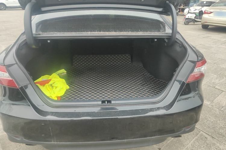 Used Toyota Camry 2021 2.0G Luxury Edition Trunk