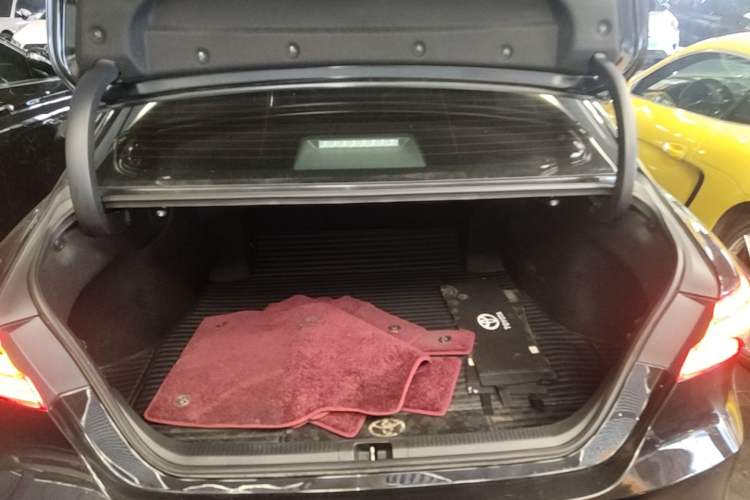 Used Toyota Camry 2021 2.5G Luxury Edition Trunk