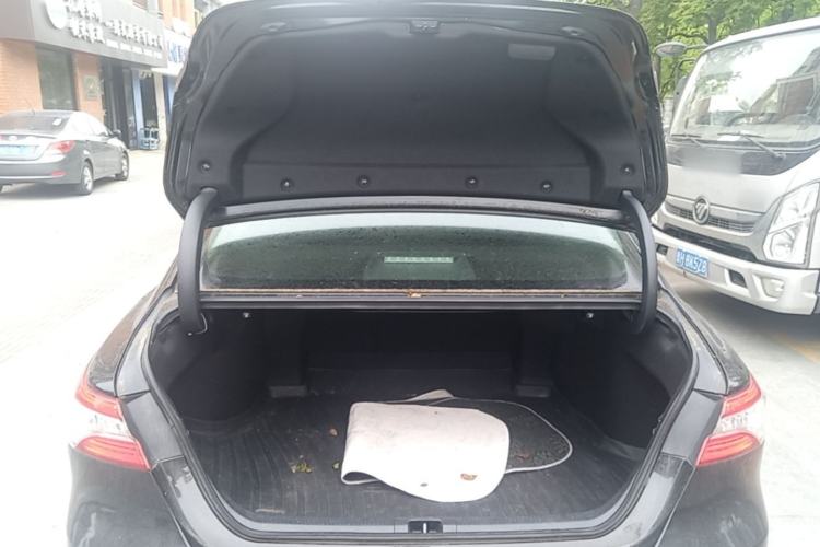 Used Toyota Camry 2021 2.0G Luxury Edition Trunk
