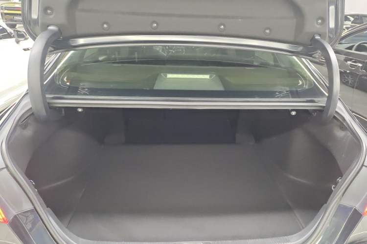 Used Toyota Camry 2021 2.5G Luxury Edition Trunk
