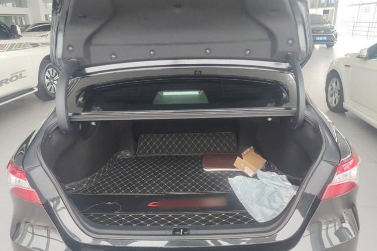 Used Toyota Camry 2021 2.5G Luxury Edition Trunk
