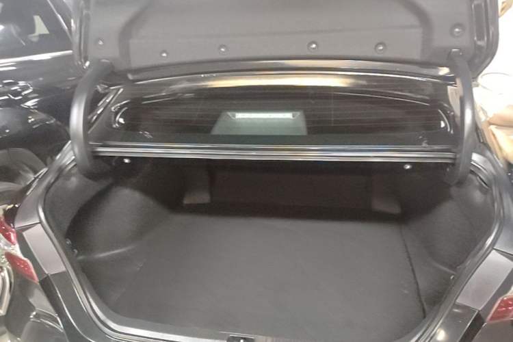 Used Toyota Camry 2021 2.0G Luxury Edition Trunk