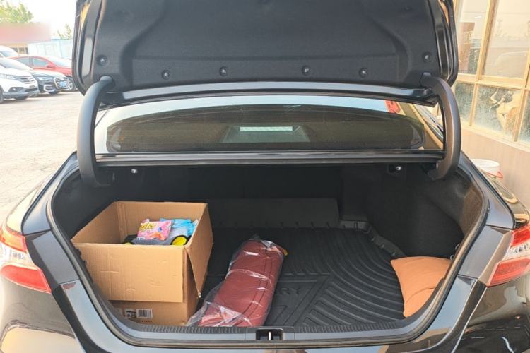 Used Toyota Camry 2021 2.0G Luxury Edition Trunk