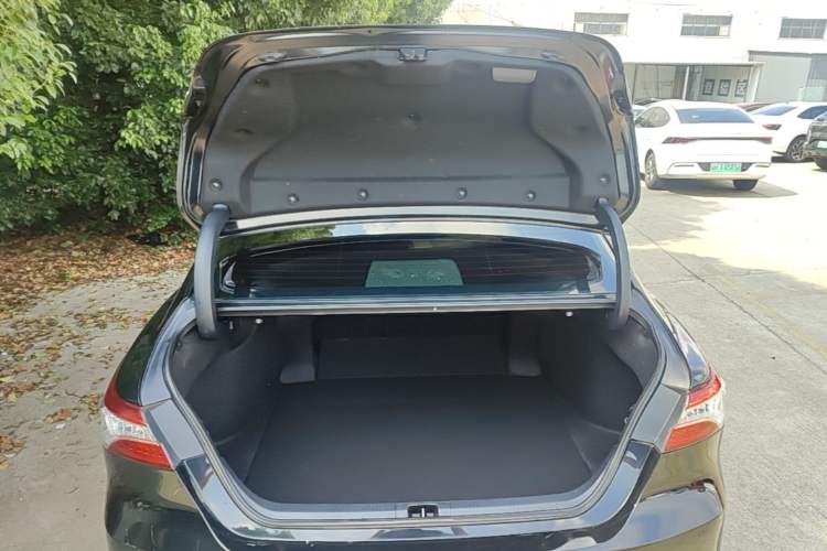 Used Toyota Camry 2021 2.5G Luxury Edition Trunk