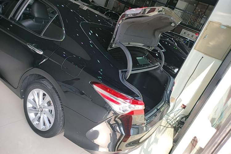 Used Toyota Camry 2021 2.0G Luxury Edition Trunk