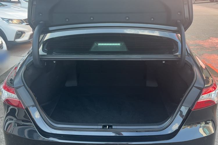 Used Toyota Camry 2021 2.0G Luxury Edition Trunk